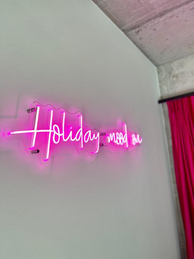 Hotel apartamentowy Neon *