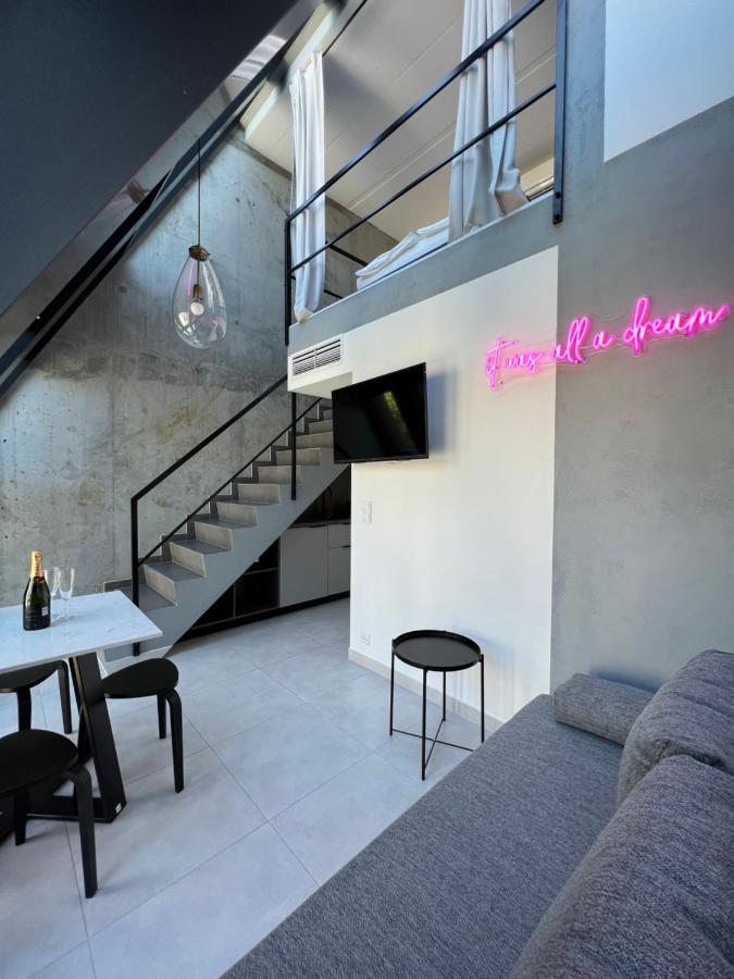 Neon Hotel apartamentowy *